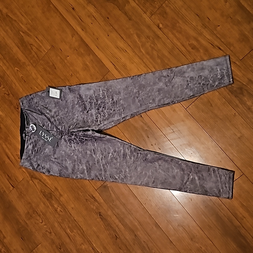 LYSSE Leggings size S NWT